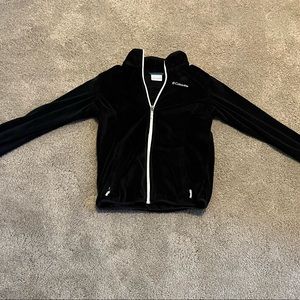 black zip up columbia jacket